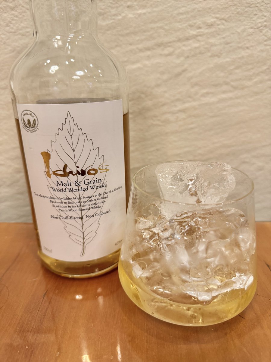 full_moon_mode's tweet photo. 久々にイチローズモルト ホワイトラベル🐥🥃

Ichiro's Malt&amp;Grain White Label

ストレートも良いけどロックも好き🥃🧊
甘く華やかで完全に蜂蜜🍯バニラにバナナ🍌を感じる私

ハイボールも美味しいけど好みによるかも
ウイスキー多めがいいかも
個人的にはストレート > ロック > ハイボール https://t.co/l4wO6iXu0s