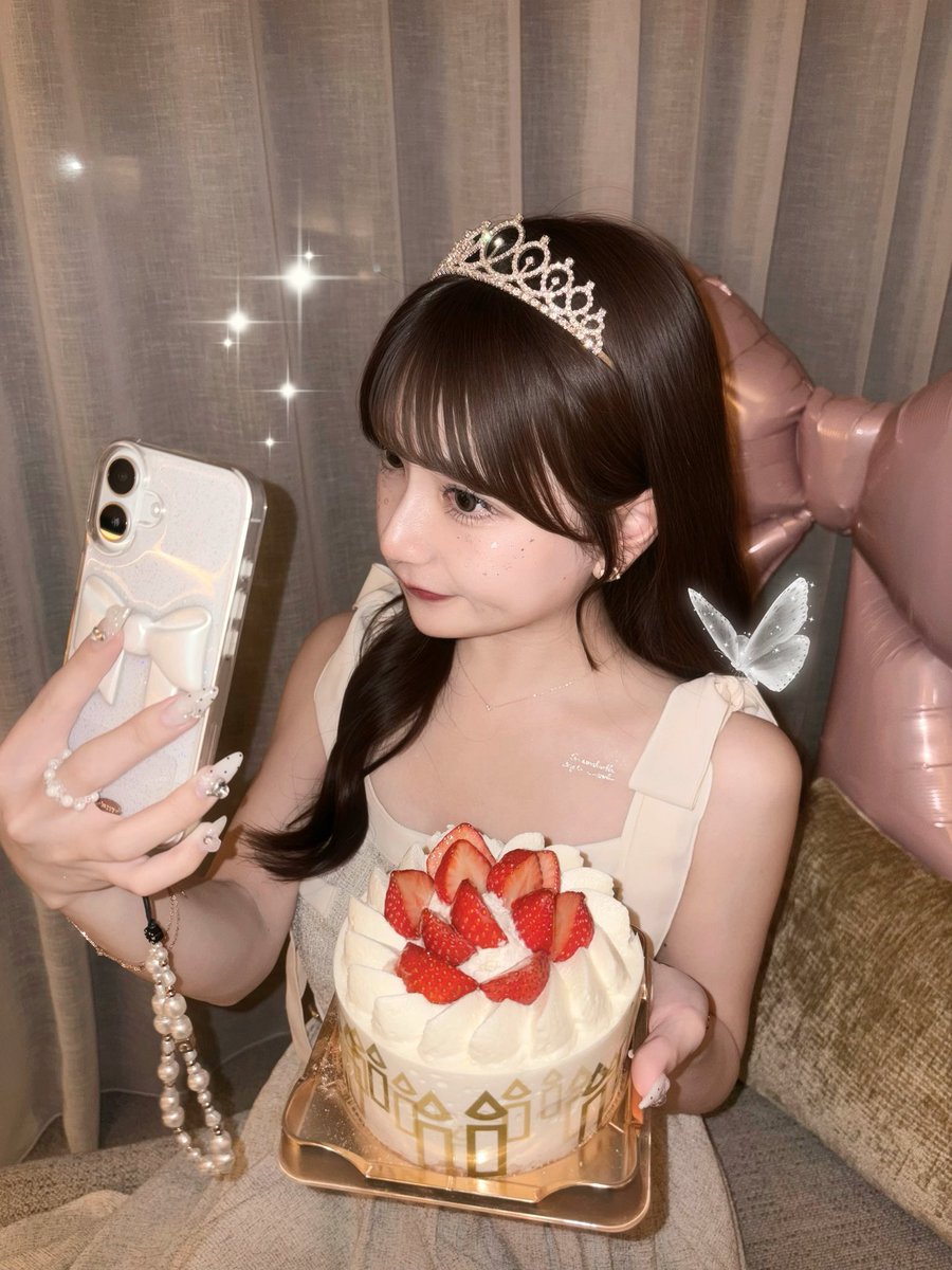 ons__m's tweet photo. 𝑚𝑦 𝑏𝑖𝑟𝑡ℎ𝑑𝑎𝑦 .🎂 https://t.co/EtPVfaUfx5