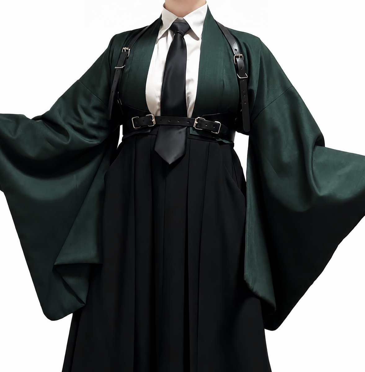 misamaru_kimono's tweet photo. 深緑のショート羽織×黒の袴スカート。
シャツネクタイにハーネスを合わせたスタイルがかっこいい！ https://t.co/LcmRNWvjzj