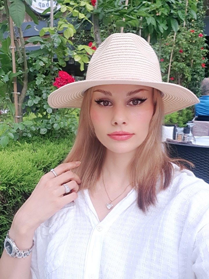 NadiaAlexa14's tweet photo. Sevgi kalbin nefesidir. Sevgi bütün dertlerin ilacıdır. Sevgi insanın çok haz aldığı bir nimettir, insan sevgiyi nefes gibi sürekli içine çeker. #love #summer #vibe #mood #lovehim #godfirst https://t.co/JIwvd79Lee