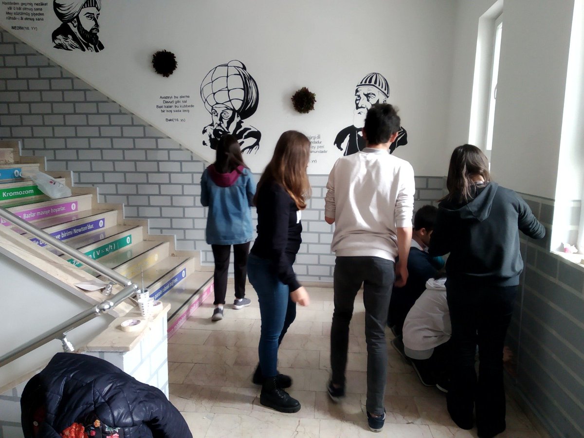 LSesal's tweet photo. ŞESAL Edebiyat Sokağı, kelimelerin duvarlara, dizelerin zamana, düşüncenin geleceğe işlendiği bir izdir. 

Sokakta hayat var oldukça edebiyat da yaşamın merkezindedir. 

#EdebiyatSokağı
#EdebiyatYaşamınİçinde
#SokaktaHayatVar
#HayatınİçindenEdebiyat
#TürkiyeYüzyılıMaarifModeli https://t.co/wC8648UHVe