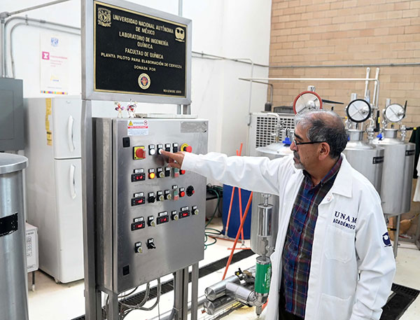 UNAM_MX's tweet photo. #BoletínUNAM Experimentan elaboración de cervezas de sabores y más nutritivas > https://t.co/Xwb1YYeFmG https://t.co/qIInk2Rm6G
