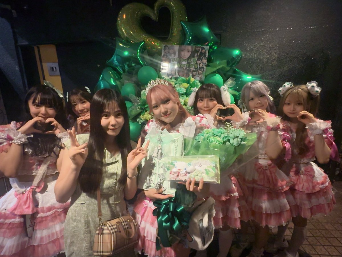 maririn_new's tweet photo. 本日主催対バンLIVE「T-Fes」でした！！
そして、ちま卒業👩‍🎓
良いLIVEだった💚今まで頑張ってくれて、アイキャリに入ってくれてありがとう✨ https://t.co/QWW0sF4llj