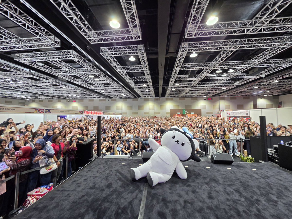 GmmtvShop's tweet photo. Sharing these adorable moments of Polcasan Wesley and Metaa at JAPAN EXPO MALAYSIA 2026 with everyone!

#Japanexpomalaysia2026
#GMMTV https://t.co/agO83cmlGj