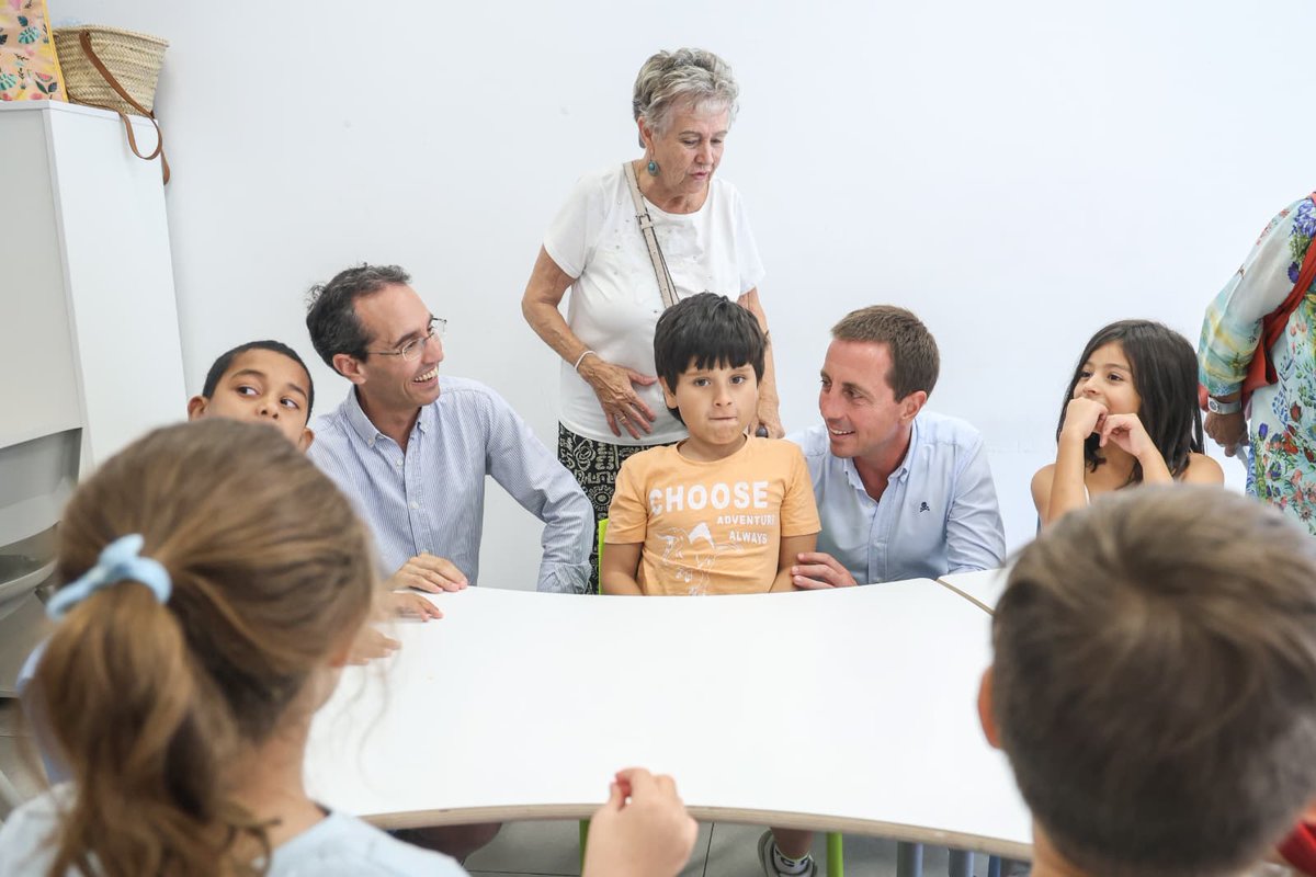 ConselldeMca's tweet photo. 🔵 El Consell posarà en marxa un nou servei intensiu per a infants amb discapacitat i alteracions greus de conducta

L’anunci s’ha fet durant una visita a AMADIBA, entitat amb 338 places finançades per l’IMAS

➡️ https://t.co/mqPtfiwAeo https://t.co/Iiym1DkxON