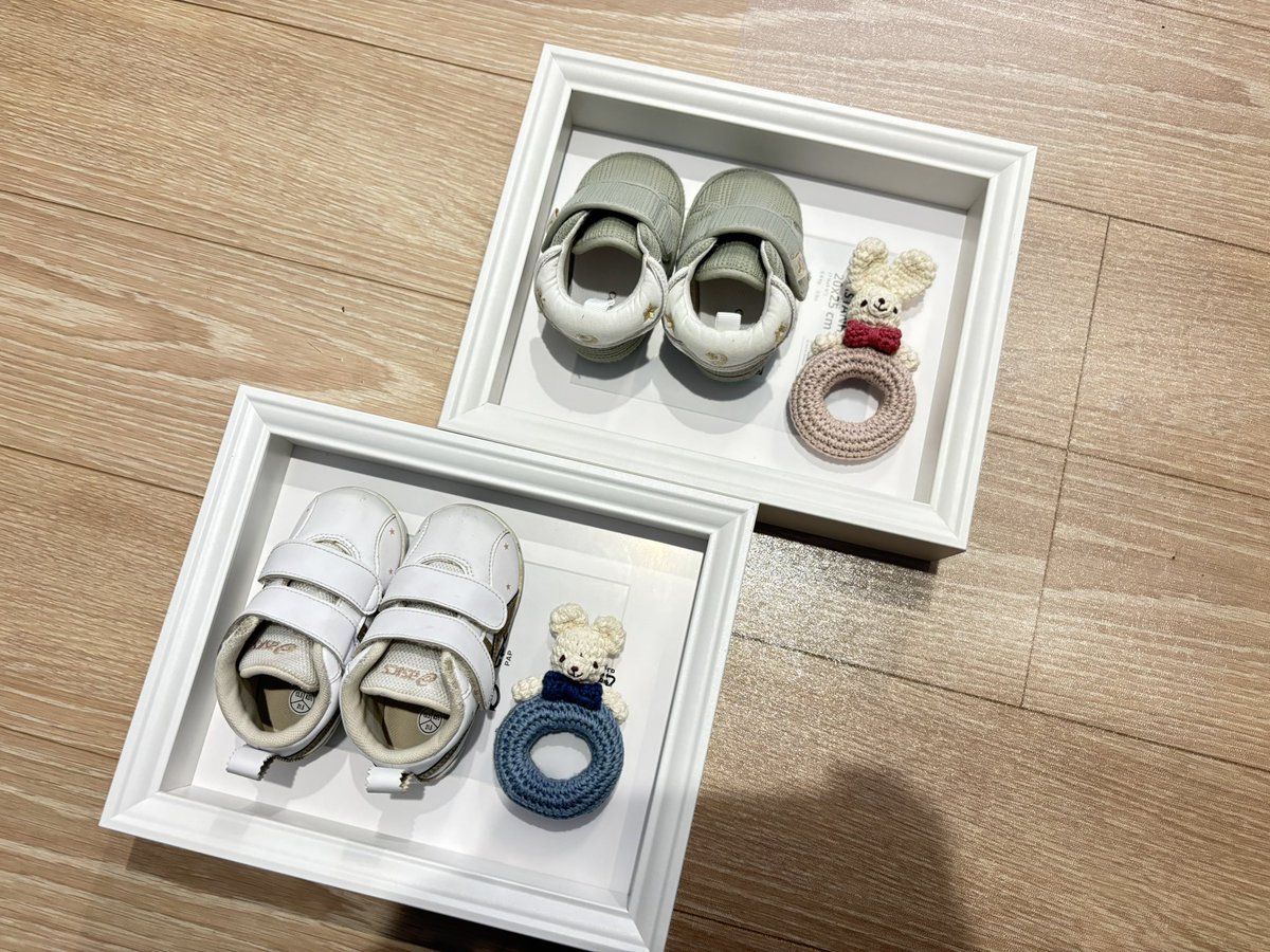 mokomokonaaaaaa's tweet photo. なんでIKEAに行きたかったかってこれがしたかったからなのぉお！！！

これが欲しかったの！！！

ファーストシューズと初めて買ったラトルを家に飾りたかった🥲💞

もう一個大きいサイズ買えばよかった😭

プレート作る💪🏻 https://t.co/YEALfkIdVX