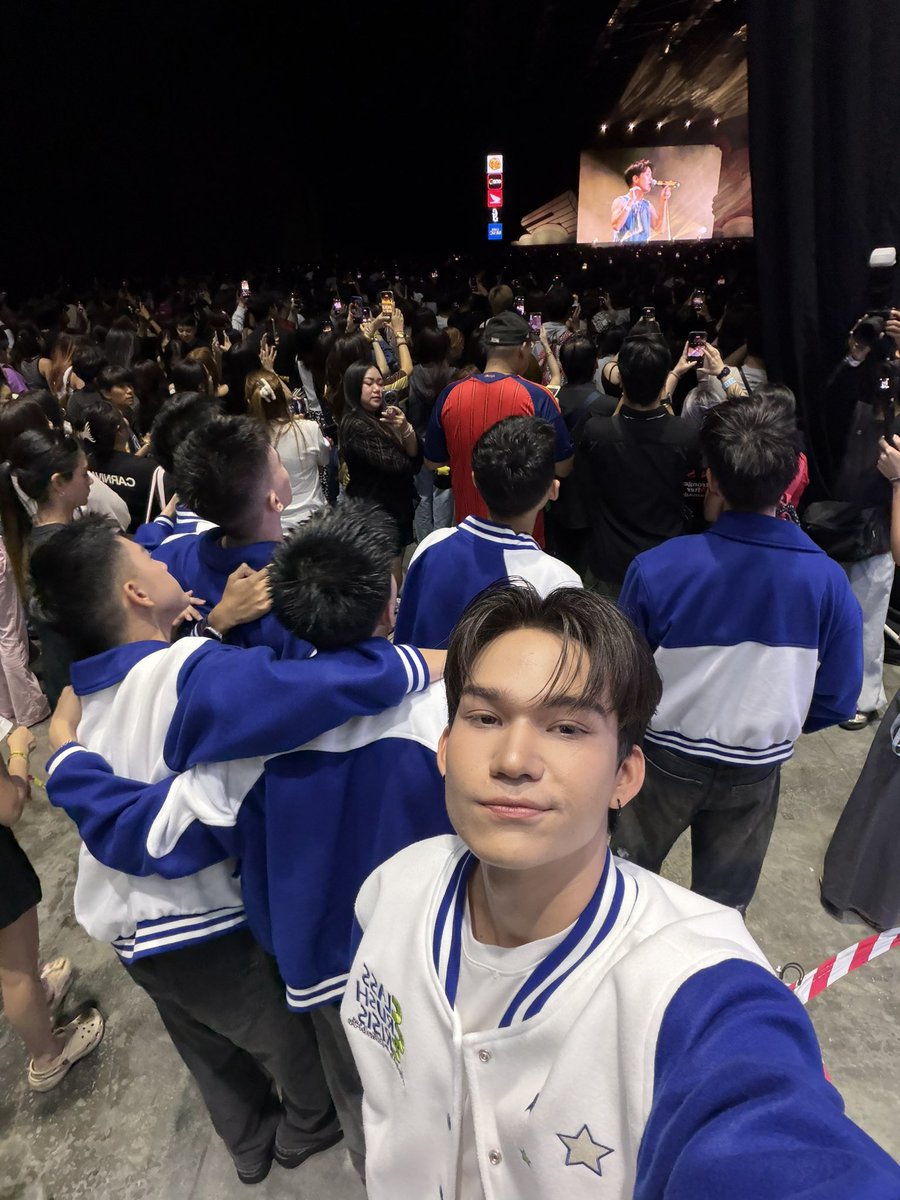 vinoyrn's tweet photo. 2+2+2+1=7 ก็มีแต่คนมีคู่เนาะ เราก็อยู่เหงาๆของเรา😔😔อยู่แบบเจ้าชู้งี้ต่อไป อะแหร่ไม่ช่ายๆๆ😛😛 https://t.co/7q7mRolILm