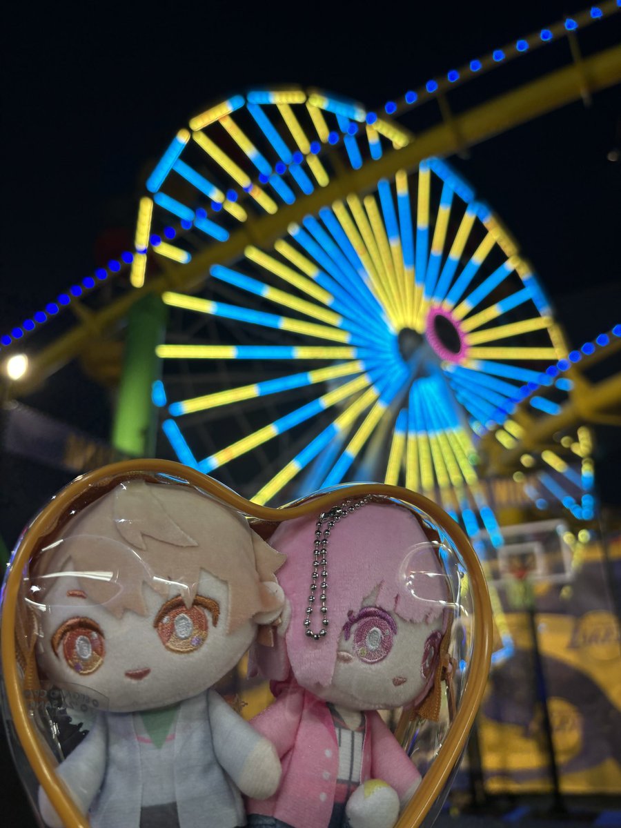 lyratums's tweet photo. obligatory emukasa ferris wheel pic https://t.co/rnqSxABgvh