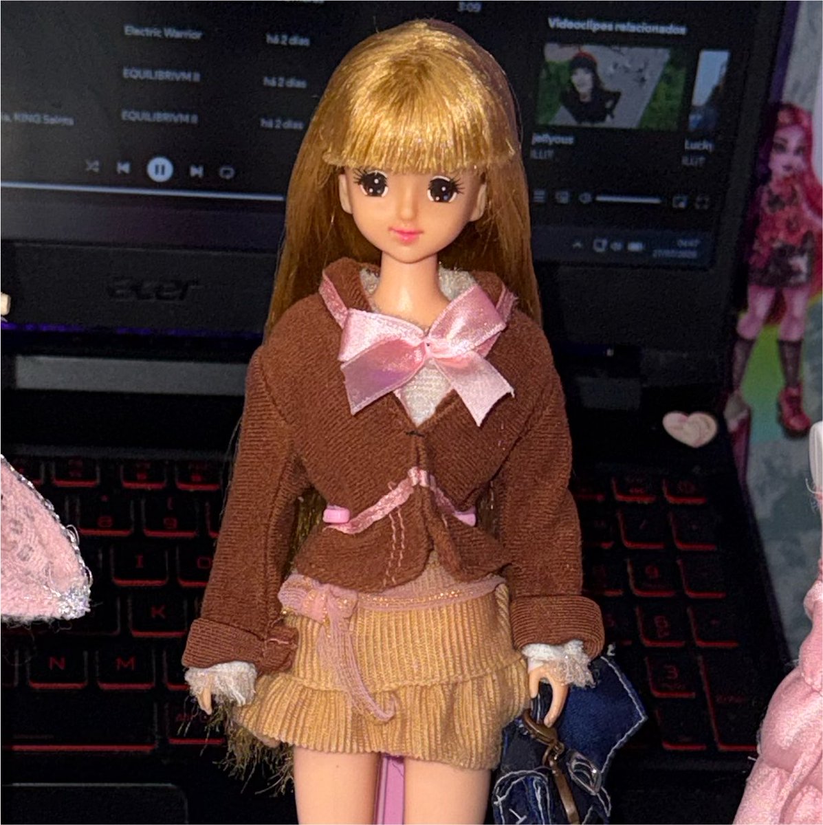 plathicfeverr's tweet photo. Amo o fato de que isso é uma barbie mas quase ninguém que vê sabe q é uma barbie original, Barbie a primeira transracial da história do mundo https://t.co/W2plfSVZos