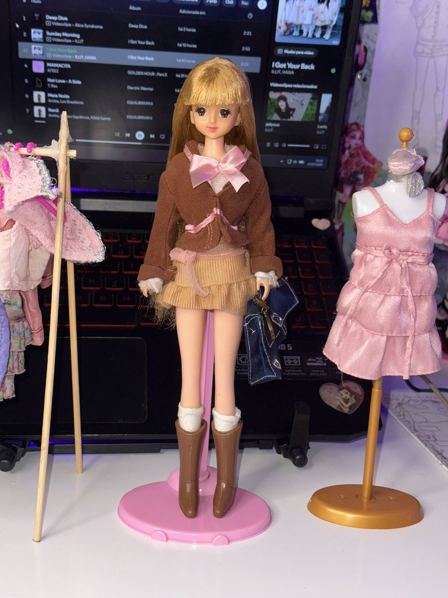 plathicfeverr's tweet photo. Amo o fato de que isso é uma barbie mas quase ninguém que vê sabe q é uma barbie original, Barbie a primeira transracial da história do mundo https://t.co/W2plfSVZos