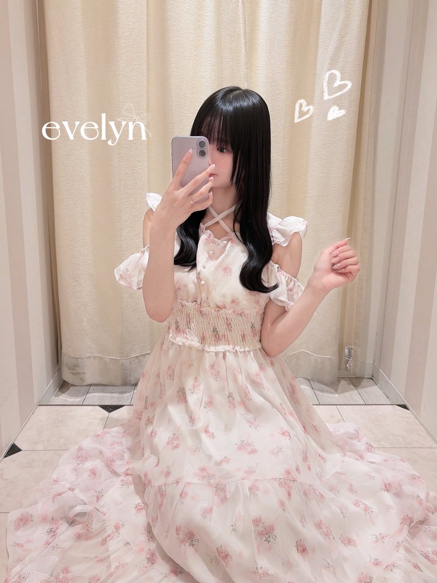 evelyn_tokyo's tweet photo. evelyn天王寺店♡
⁡
✧︎*。New Arrival ✧︎*。
⁡
·̩͙꒰ঌ┈┈┈┈┈┈┈┈┈┈┈┈໒꒱·̩͙
⁡
 #クロスフラワーロングOP
  color : PI/YE/LV
 ￥11,800-(taxin)
⁡
·̩͙꒰ঌ┈┈┈┈┈┈┈┈┈┈┈┈໒꒱·̩͙
⁡
クロスデザインと花柄がかわいいガーリー系ロングワンピース💘︎︎◝✩
肩フリルで二の腕も細見えします>⩊<✨