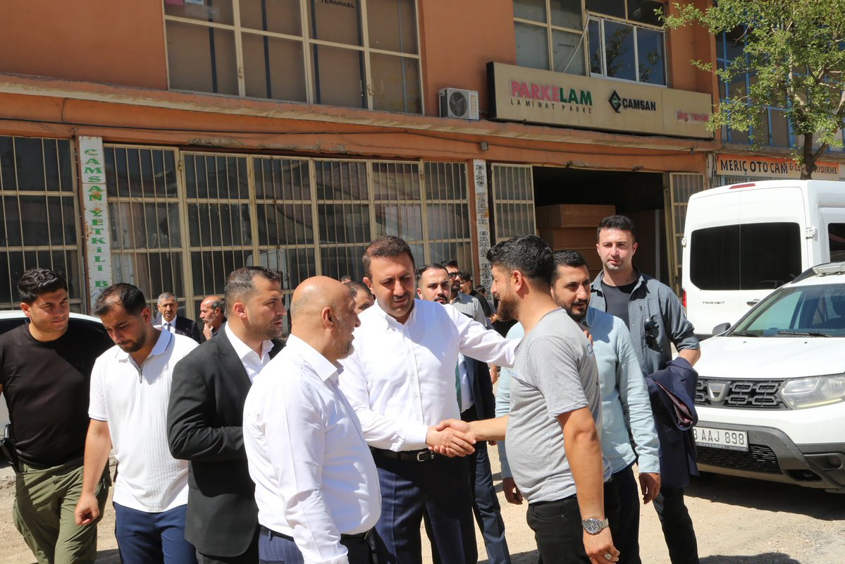 turgaykurtkan's tweet photo. 📍 Sanayi Esnafı Ziyareti

Milletvekilimiz Sn. Turan Bedirhanoğlu, İl Başkanımız Sn. Engin Günceoğlu ve kıymetli teşkilat mensuplarımız ile birlikte sanayi esnafımızı ziyaret ederek hemşehrilerimizle bir araya geldik.

Esnafımızın talep ve önerilerini dinleyerek istişarelerde bulunduk. Birlik ve beraberlik içerisinde, şehrimiz ve milletimiz için çalışmaya devam ediyoruz.

Sanayi esnafımıza hayırlı, bereketli ve bol kazançlar diliyoruz.
@T_Bedirhanoglu @EnginGunceoglu @Ntanglay