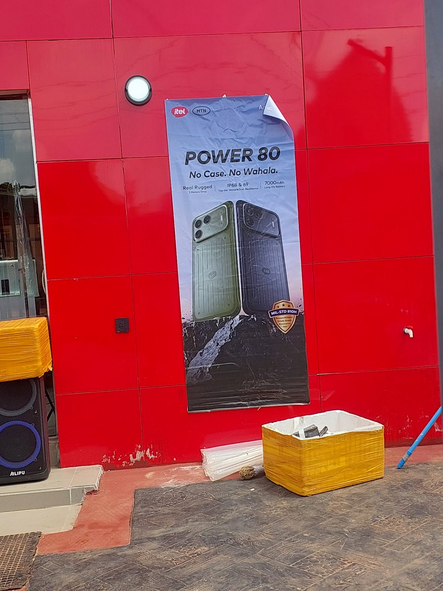GodwinSele's tweet photo. Heard there's a newly opened gadget store in a neighbouring city.. 👀
You already know I wasn't sitting at home.
Took a little trip to see if the Power 80 had made its way there..

And since the hunt keeps getting better, I cooked up this design.

#Power80StreetHunt #itelPower80 https://t.co/xLmDQHOnqn