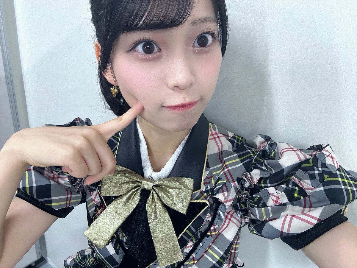 saechan_akb48's tweet photo. 【推し席】は今日が最後のチャンスです🌼
まかせなさえしてね〜！☺︎
https://t.co/yJHZCBPrXq https://t.co/NXS3BntzTv