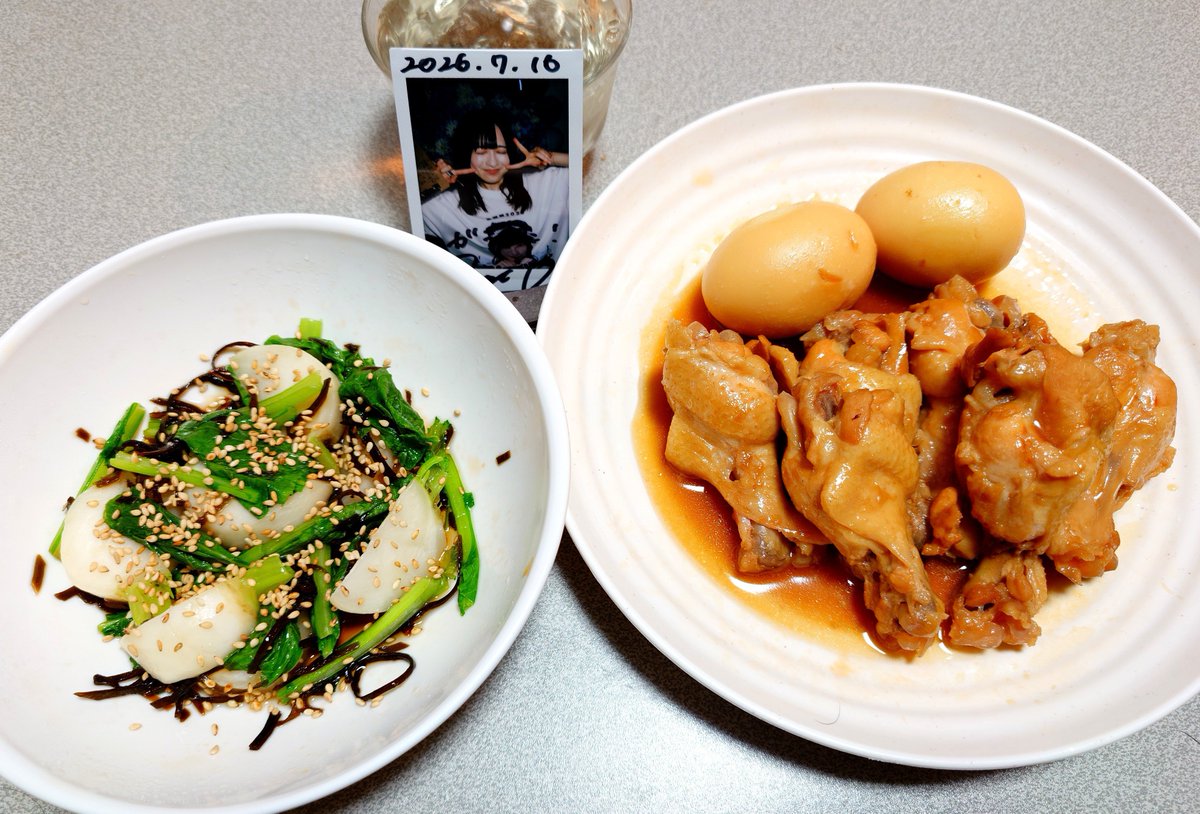 _pote_chi's tweet photo. 限界ヲタクのワンコインおつまみ😋

手羽元のさっぱり煮
手羽元6本 310円
たまご2個 40円

カブの塩こんぶ和え
葉付きのカブ1つ 60円

食材費 410円

渚紗今日はネトサに合わせて早めに晩酌始めるよ😘 https://t.co/GEjvUl350E