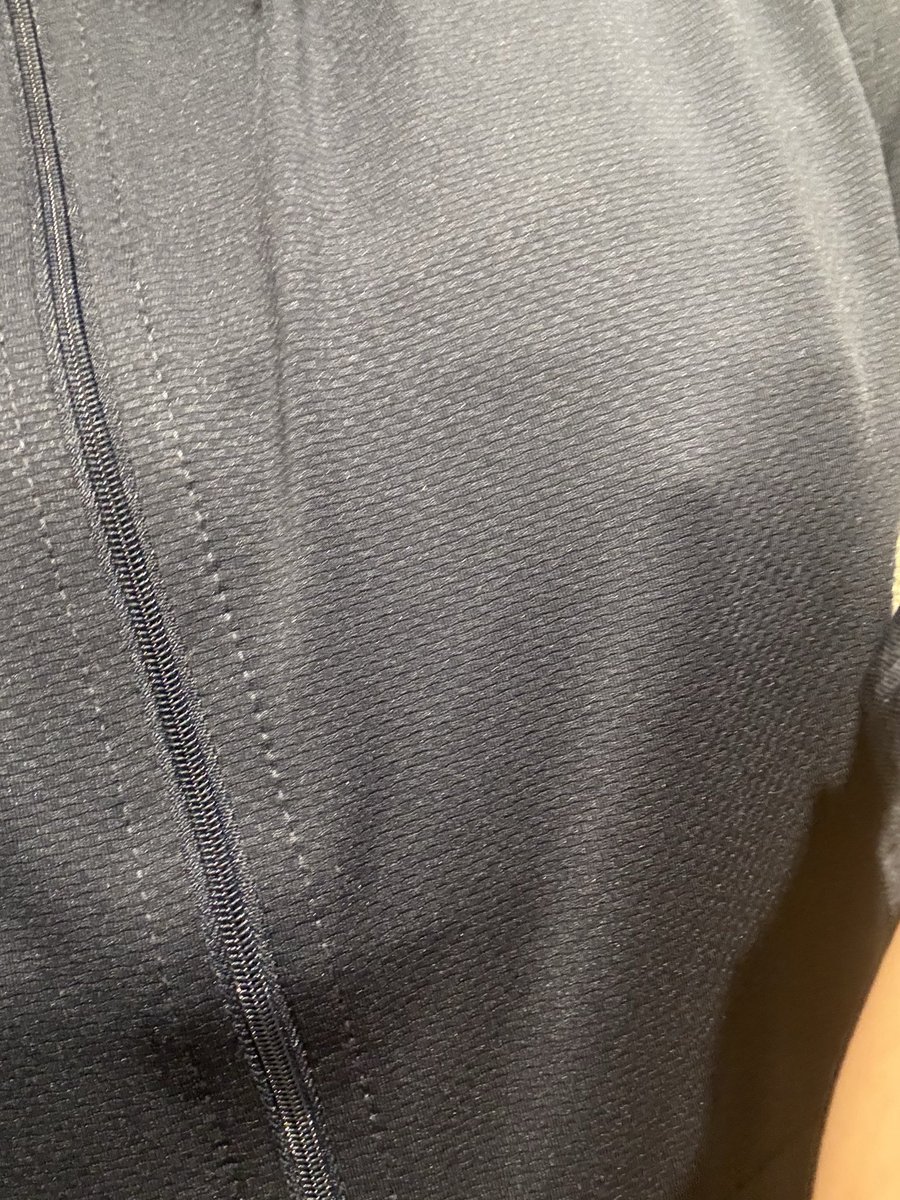 fuk_pudding's tweet photo. 退勤まであと1時間
ふと気づいた💦
わたし今日ブラつけ忘れてる🤣

慌てて
UVパーカー着たけど
目立つ( ´•̥̥̥ω•̥̥̥`)💦 https://t.co/qtEJhq68Qt