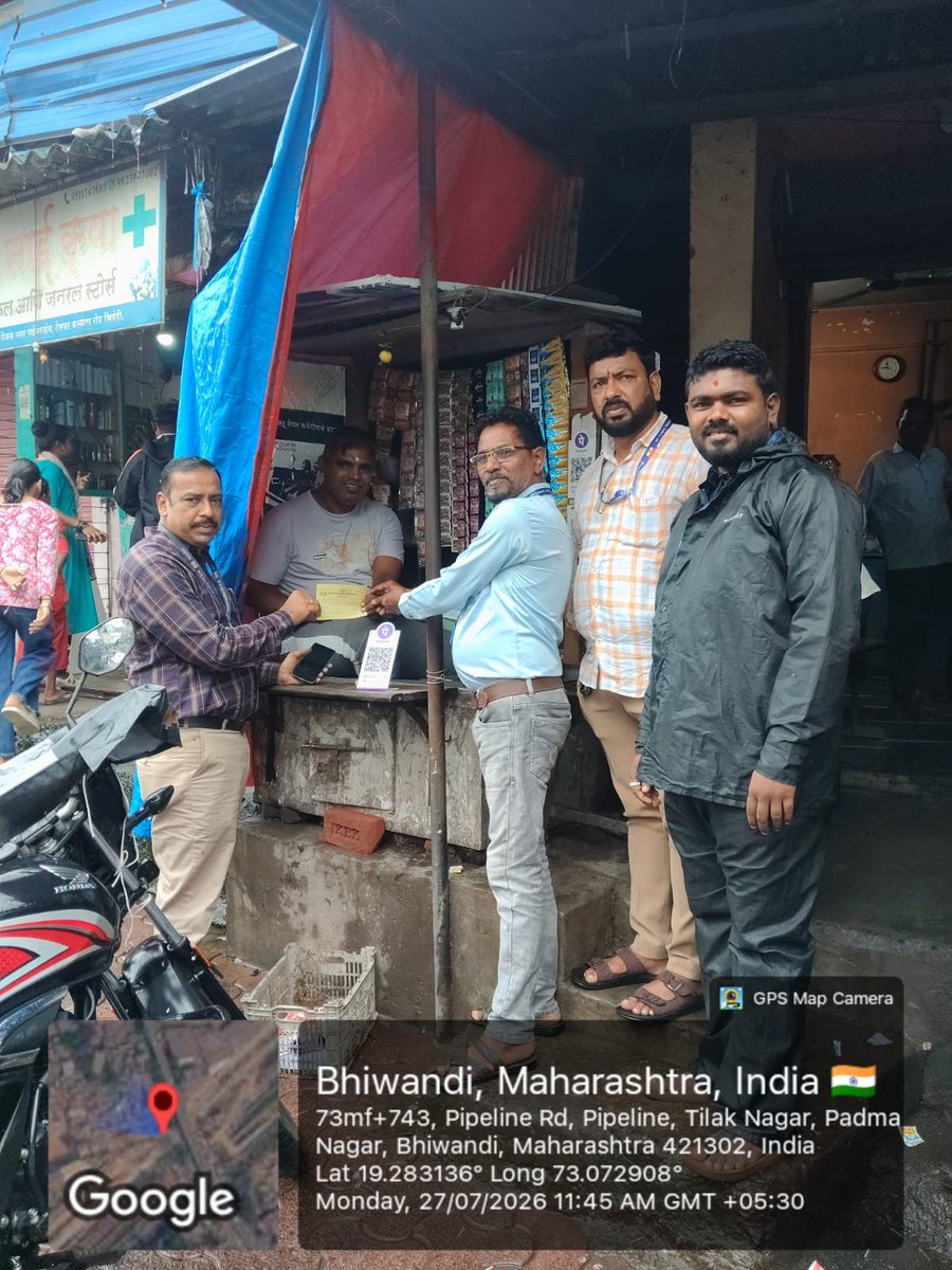 bncmcbhiwandi's tweet photo. भिवंडी निजामपूर शहर महानगरपालिका अंतर्गत वॉर्ड क्र. 15 मध्ये पानपट्टी व्यावसायिकाविरुद्ध कचरा सार्वजनिक ठिकाणी फेकणे तसेच कचरा साठविण्यासाठी आवश्यक कचरापेटी न ठेवणे या कारणांमुळे दंडात्मक कारवाई करण्यात आली.

#bncmc #bncmcwork https://t.co/enBzite3Ao
