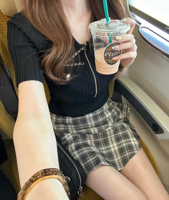 GEgQAwU's tweet photo. 今週、学校終わりこっちから誘っていい埼玉住みの人～？ https://t.co/SKnm7dg8oG