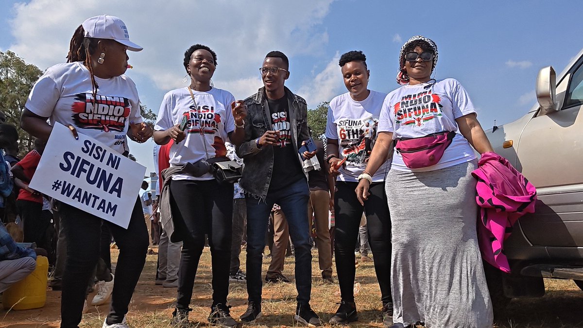 AnneSitati8's tweet photo. @edwinsifuna Tulitoka wote!Wazee kwa vijana! https://t.co/TcxOXaGWQ0