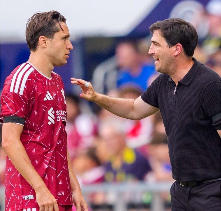 thejurgenholic's tweet photo. Federico Chiesa:

“Saat ini, saya bahagia di Liverpool. Saya mencintai klub ini, saya mencintai para fans, saya mencintai segalanya. Sekarang adalah lembaran baru dan satu-satunya yang saya pikirkan saat ini adalah Liverpool.” 🇮🇹

Chiesa stay? 🤔 https://t.co/iJRmMmb4pl