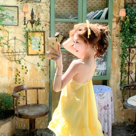 kapodiz's tweet photo. Sun-kissed in a flowy yellow dress, capturing a carefree summer moment on a sunlit terrace
VKBz https://t.co/o23mcc5b02