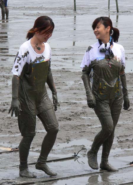 ab3iym's tweet photo. ＭＵＤ【５】

干潟の女神たち＾＾
干潟には華が必要なんだよね！
#ガタリン　#泥まみれ　#ＷＡＭ　#干潟ＷＡＭ https://t.co/5BCaP08iGr