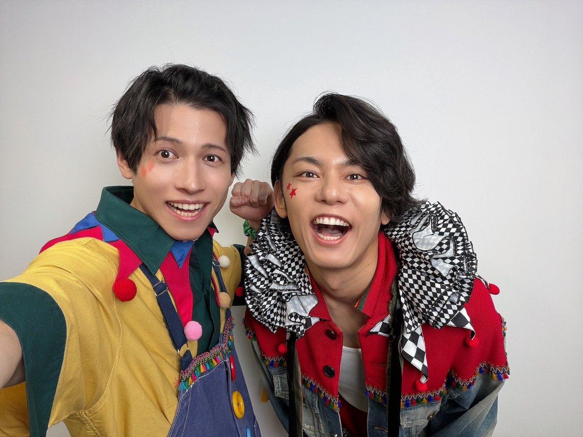 kazukkyyy's tweet photo. 本日は朝この現場から始まりました。
僕の前がニッシーが撮影してました。
元気でした。
律儀でした。
筋肉でした。
このあとも撮影。
終わってからもう一つ撮影。
今日は撮影日和です。
頑張ろうーーーー https://t.co/6Nvp7o388M