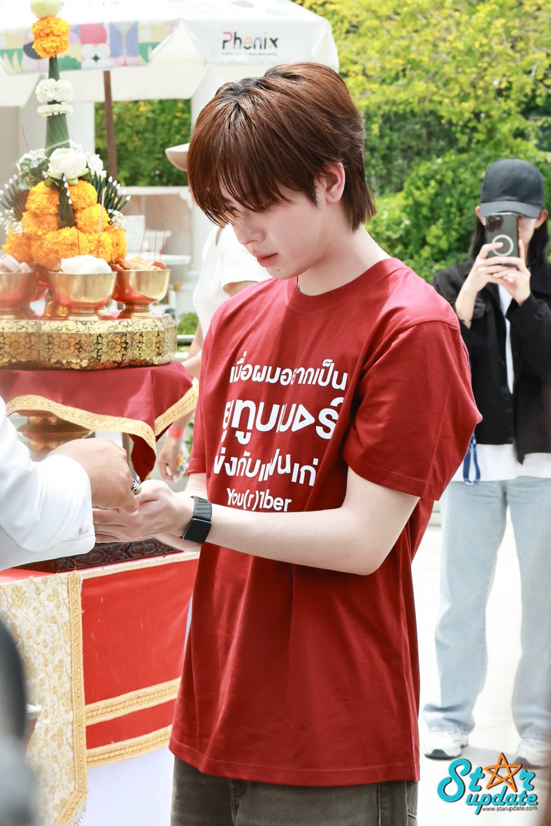 webstarupdate's tweet photo. "เฟิร์สวัน วรรณกร" #Firstone รับบท ชอบคุณ  ในพิธีบวงสรวงซีรีส์เรื่อง "เมื่อผมอยากเป็นยูทูปเบอร์แข่งกับแฟนเก่า (You(R)Tuber)" 📸

YourTuber Workship
#บวงสรวงYourTuber #YourtuberSeries
#TleFirstone #เติ้ลเฟิร์สวัน https://t.co/HZiQbNs9WS