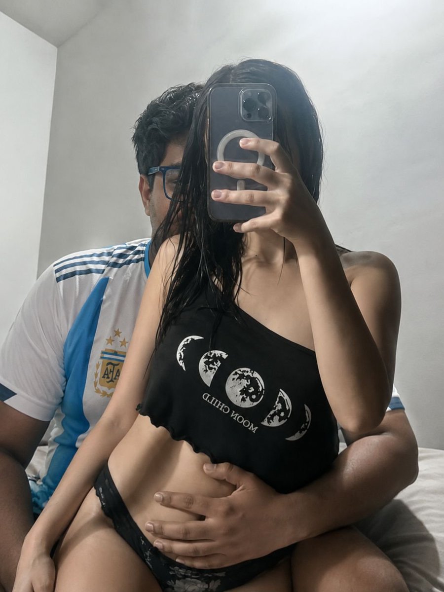 Fitgirl_Rashi's tweet photo. My owner bf wanted to play with me, so I let him play with my belly so much 😘🫦👄💋
Bellypaglu @RohanAD06
#couple #bold #sexy #model #shower #bfgf #makeout #belly #bikini #pune #mumbai https://t.co/5fxbUmnKvP