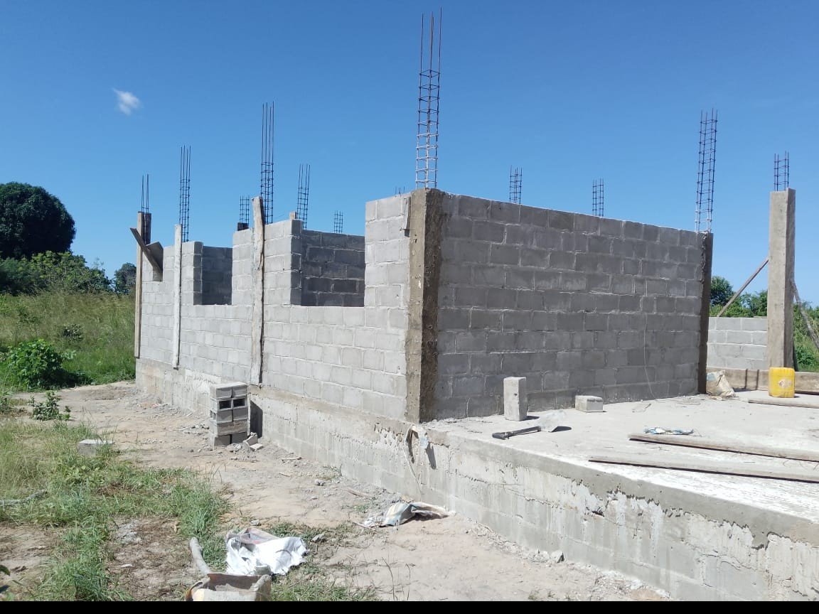 ALPSResilience's tweet photo. 🧱 It has begun in Mocímboa da Praia.
Alps Resilience and @IOM have started building the Community Centre in Filipe Jacinto Nyusi neighbourhood — the first step toward giving the community back a safe place to reconnect.
#ALPSResilience #IOM #CaboDelgado #Mozambique https://t.co/qRMpncFEin