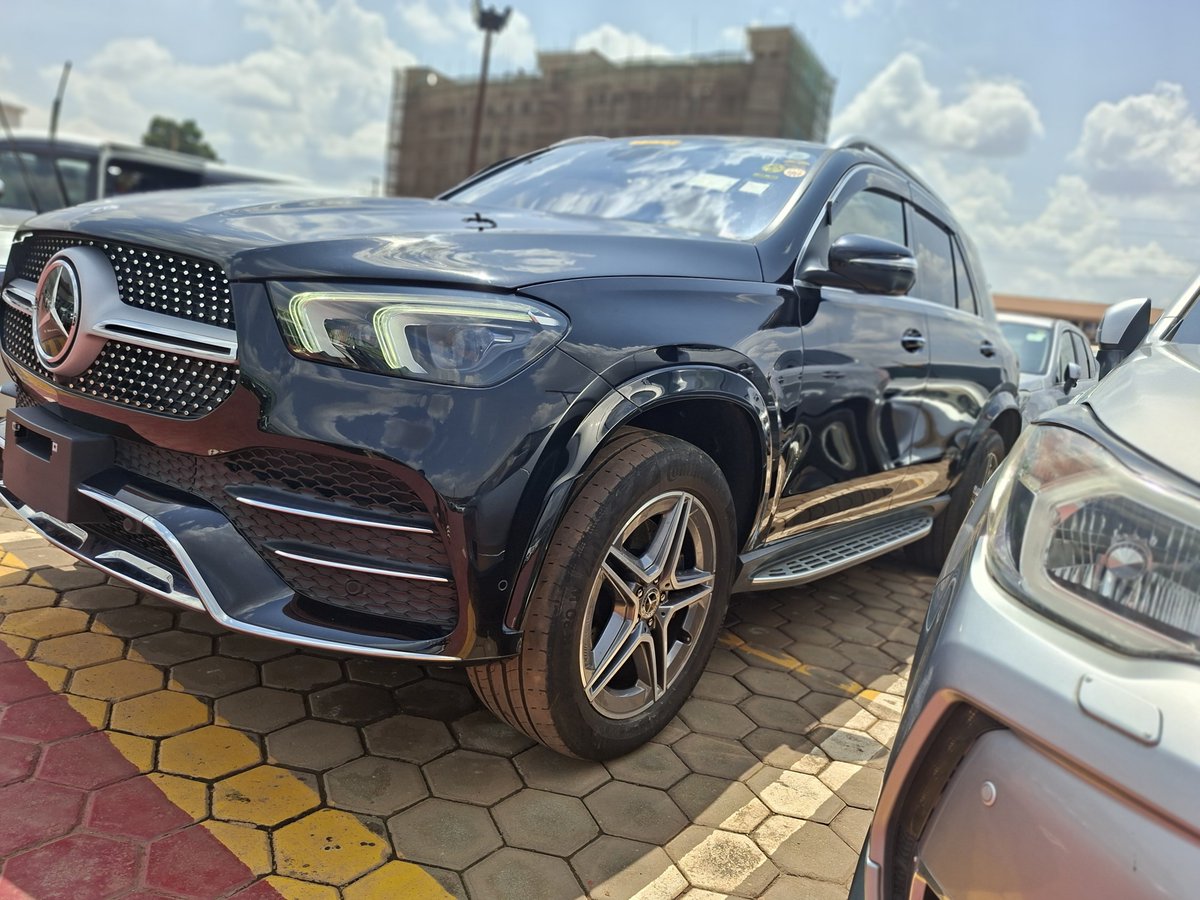 DokitaSharon's tweet photo. Hello, kindly like my post/repost, my client could be on your wall. 
Thank you. 💕 
WE IMPORT TOO
 0775721536/ 0701928170 or Call WhatsApp 
Landcruiser LC200 at 348m
Mercedes Benz GLE 4matic 400d 2018 model at 250m
Mitsubish Outlander 2017 model at 63m
Lexus RX450T at 150m
Toyota Fielder at 38m 2012 
Toyota Noah (2011-2012): 40-44.8M
Wish 2011-2012 model at 33-35m 
Rumion 2010-2012 model at 32-36.5m
Toyota Vanguard at 55-58.5m 2011-2012 model
Impreza 2012-2016 at 32.5-37m
Probox at 36-38m 2017 model
Subaru Outback 2011 36.5model, 2016 model at 49.5m 
Subaru Forester model 2011 at 39.5m ,2012 at 43.5m, 2014 at 47.5m, 2015 at 50m  2016 at 57.5m 
Passo sette at 31.5m
Toyota Alphard 2011-2012 model at 37m 
Nissan Xtrail (2011-2012 36-39m
Rangerover 2020 model at 260m diesel 3.0cc
Mitsubish Pajero at 73m
Toyota Hilux Automatic Transmission 4wd 2021 model at 180m
0775721536 / +256701928170
