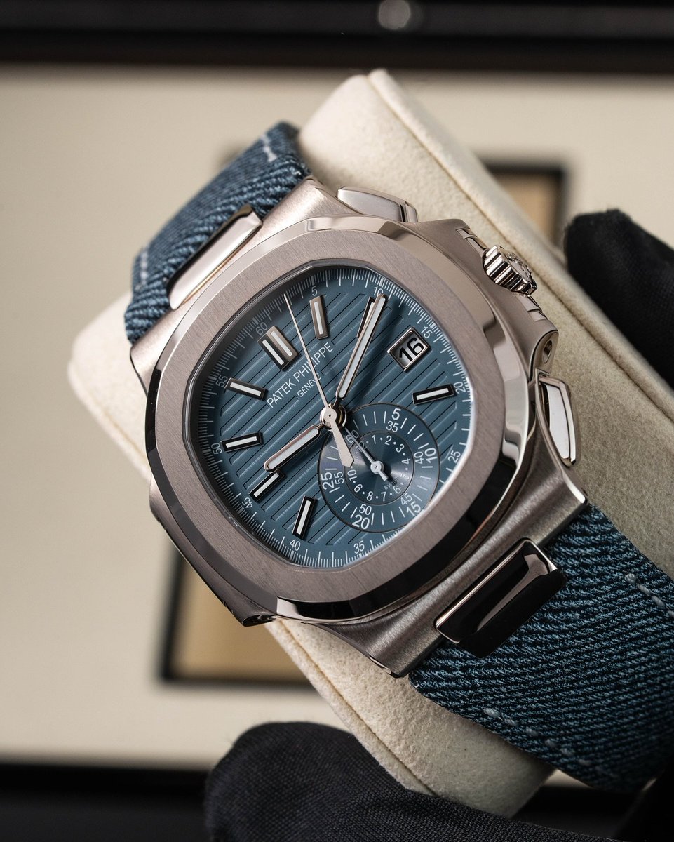ManZonex's tweet photo. Patek Phillipe Nautilus Denim https://t.co/KyAXeuSEzO