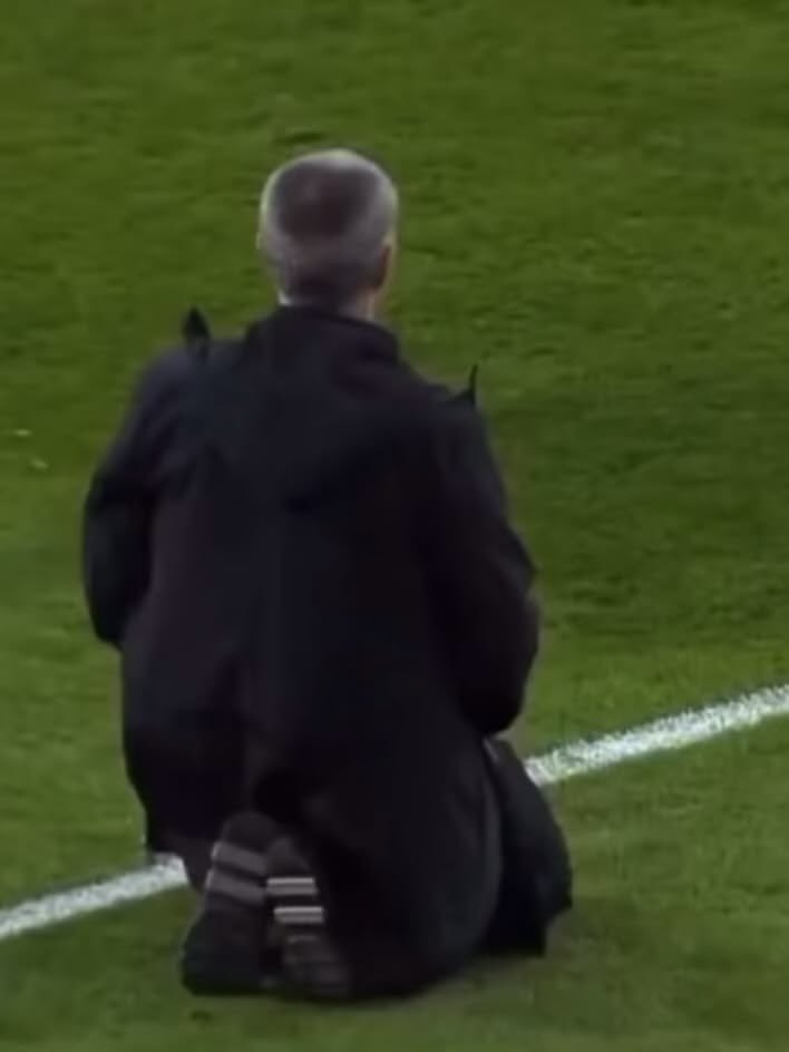 Tiamiyubasit2's tweet photo. Me waiting for man city transfer news: https://t.co/36M6IgRBw0