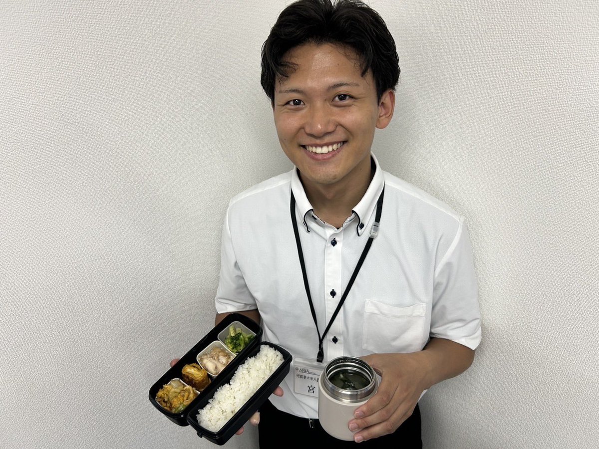 Aria1949's tweet photo. 姫路オフィス🏢
姫路オフィスの方の美味しいお昼ご飯紹介です！

これ、全部手作りなんです！！
すごいですよね！めちゃくちゃ美味しそう🤤

豪華✨

美味しそう😋

2枚目は撮ってる人を撮ってる人を撮ってる写真です笑 https://t.co/kp711rvKY8