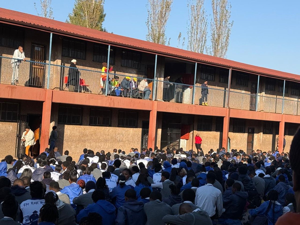 CoJTransport's tweet photo. School safety awareness engament at willow Crescent Secondary school.

City of Joburg Transport Department in partnership with various stakeholders prioritize the safety of our learners on the roads. https://t.co/mXCTlEo6TJ