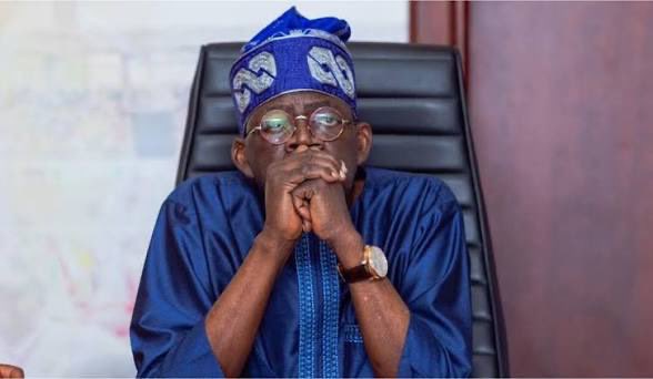 afrisagacity's tweet photo. “Tinubu won the election and went into hiding in the Aso Rock bunker, while sending people to talk to us. He should come out and talk to us. We didn't vote these characters talking to us.”

- Peter Obi.

This is my best part of Obi’s fiery interview. Will Nigerians listen?✍️ https://t.co/rsd13SzoWL