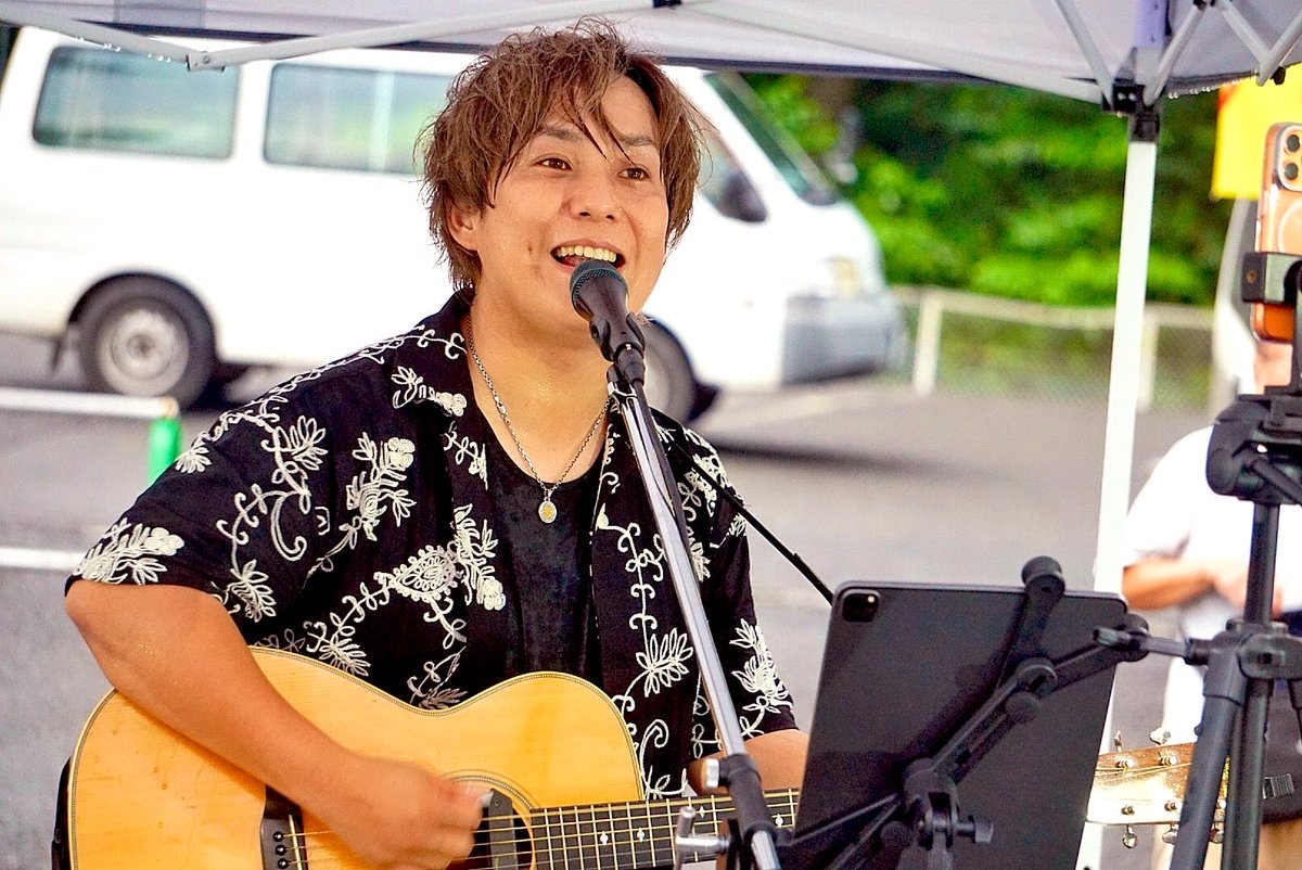 Kannak_0625's tweet photo. 2026.07.26お寺deマルシェ PRESENTS
#夏祭り 👘🎆 📍飯能 CAINZ &amp; Belc

雷雨でも急遽、テントをはって
続けてくれた運営さんに感謝🥺🤍

おかげで今までにない演出の
レアなライブをみれた☺️⛈️

最後には素敵な打ち上げ花火で
素敵な夏の思い出が増えた🎆

ありがとう🫶♥︎

#やまけい
#市原マサヒロ https://t.co/LuZhsqGh5q