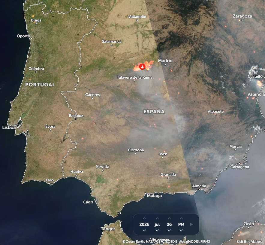 Plan_INFOCA's tweet photo. ℹ️ NOTA DE SERVICIO | El humo presente en varias zonas de #Andalucía procede de los incendios del centro del país. La situación mejorará hoy gracias a la entrada del viento de levante.

Imagen de ayer por la tarde. https://t.co/9zz5CFVUdW