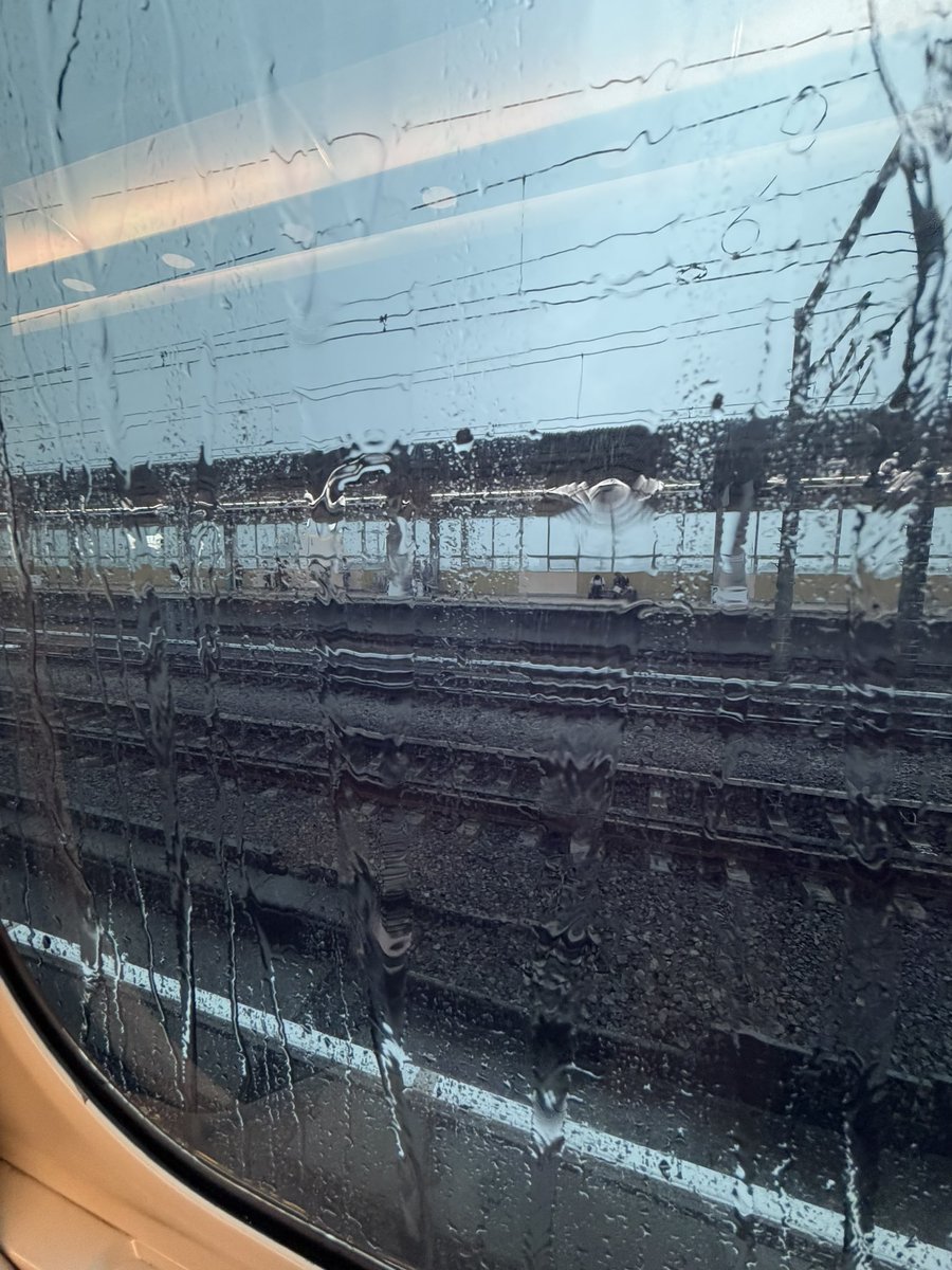 jwest3271's tweet photo. ドクターイエロー！と思って撮ろうとしたら姿ないって🤣🤣

見れたのは良かった！
雨が新富士辺り酷すぎる… https://t.co/5RJMPI3G5a