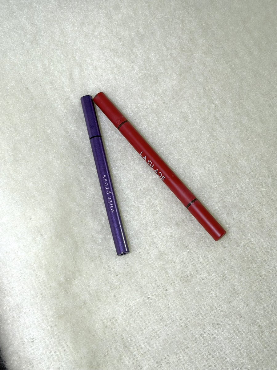 hbker07's tweet photo. อันนี้คือซื้อซ้ำจริงๆ ชอบมากแบบโนสปอนทุกตัว รูปเซ็ทนี้ถ่าย mis year fav. 2026 มา555555 ใช้จริงๆ ใช้ทุกวัน คือโคตรดีเลย 
คูชั่น time phoria ซ้ำไป2ตลับ กำลังจะ2
Supermom 2ขวด
Glow 5ขวด++
Primer dasique 7ขวด++
Eye liner laglace 4แท่ง
Gentle colore corrector 2แท่ง
เริ่ดมากกกกกกกก https://t.co/WzA3k6PRNo