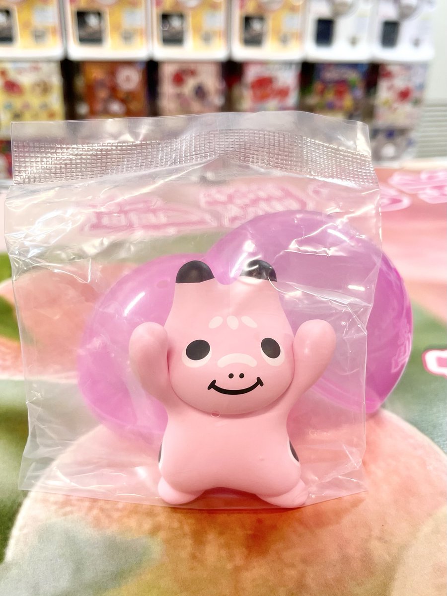 aizu_tsurukan's tweet photo. 最新赤べこガチャ💓

⭐︎福島赤べこのおみみちゃん
　ばんざいペンおき

⭐︎べこの貯金箱4クリアver.

可愛いし実用的だし、べこだし
楽しいね😊🎶 https://t.co/z1qtn3IfB1