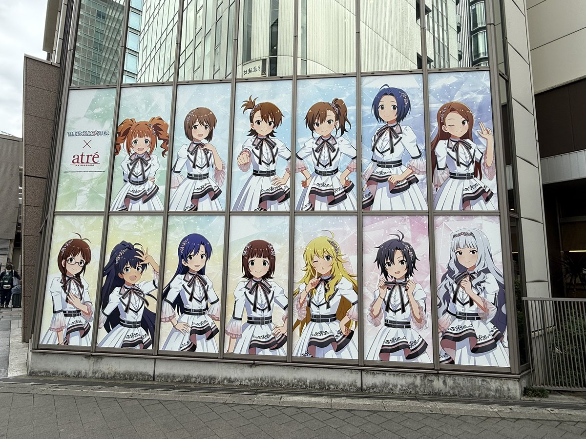 jeifan's tweet photo. アトレ秋葉原のアイマスオフィシャルショップ幸せ空間でした https://t.co/S6SXiijLio
