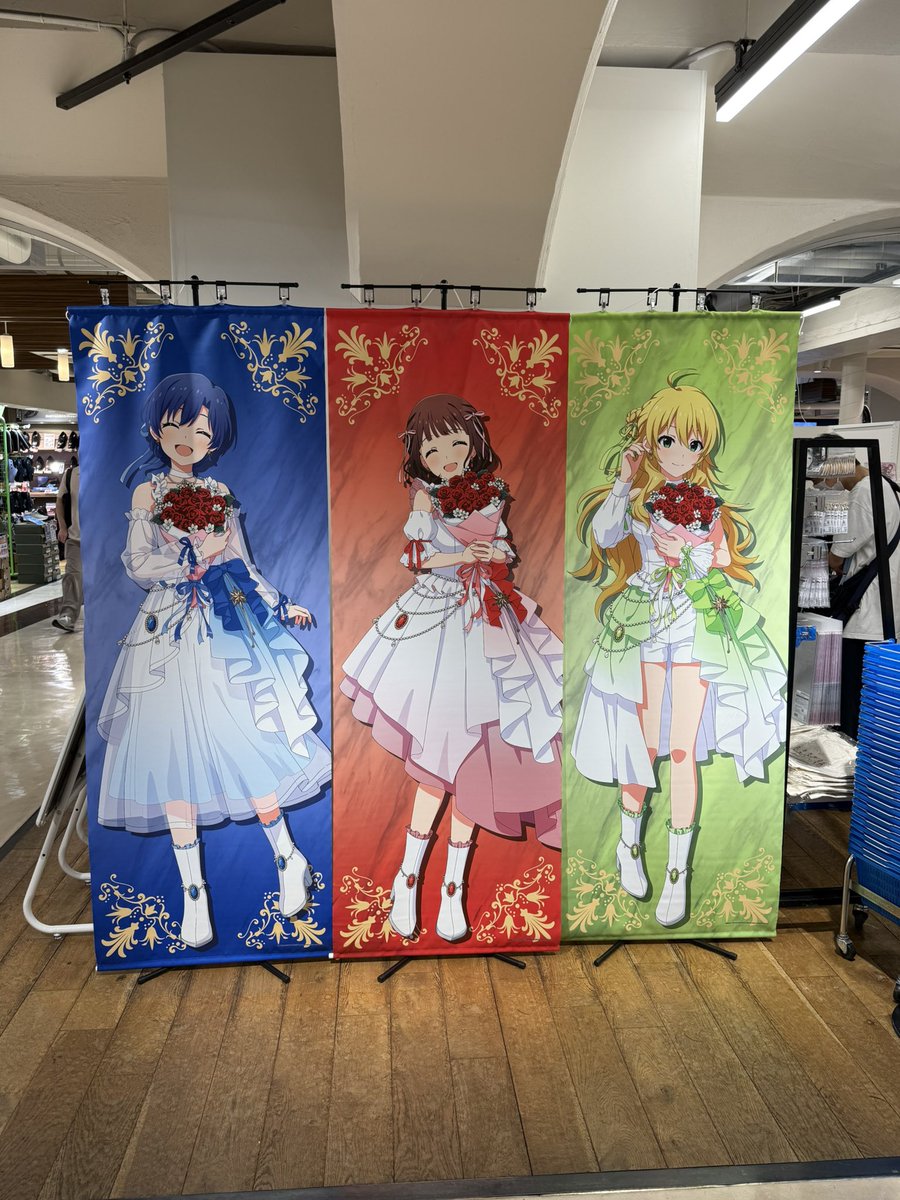 jeifan's tweet photo. アトレ秋葉原のアイマスオフィシャルショップ幸せ空間でした https://t.co/S6SXiijLio
