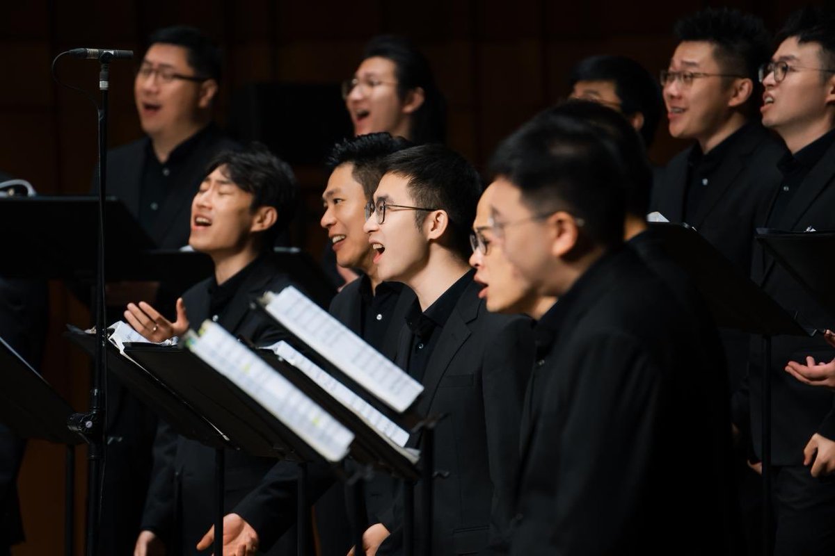 WuxiDailyICC's tweet photo. From July 25 to 26, Rediscover by Jin Chengzhi &amp; Shanghai Rainbow Chamber Singers premiered twice at Wuxi Symphony Hall as the grand finale of the first Sailing Music Season, attracting nearly 3,000 audiences.
#Wuxi 
#WuxiSymphonyHall #ShanghaiRainbowChamberSingers #MusicSeason https://t.co/aJjDBUuVpo
