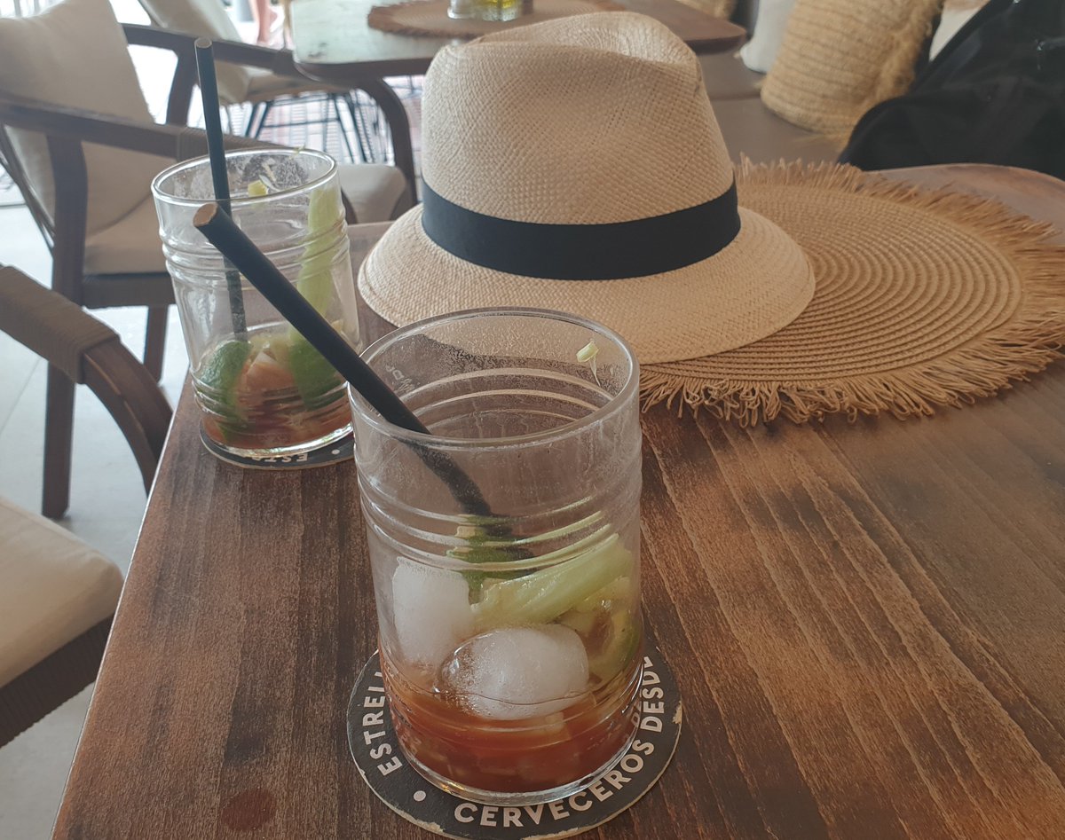 perezreverte's tweet photo. Ayer bebí el que tal vez sea el mejor Bloody Mary que probé en mi vida. Los hace la camarera rumana del Noiam Ibiza, calle San Jaume 56, en el puerto de Santa Eulalia. Si andan o amarran por allí, recomiendo que no se lo pierdan. https://t.co/ryIsXxCWFX