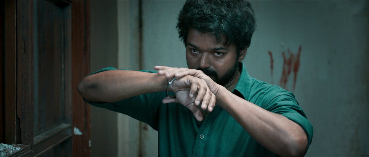 AnandBruhhh's tweet photo. Anirudh turns into a different beast when crafting the interval BGM for a Vijay film. https://t.co/ddqIyWv6SH