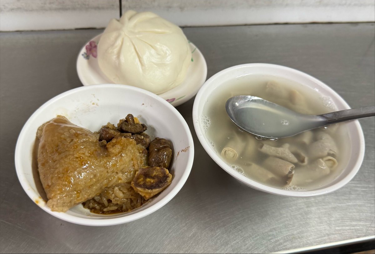 ken_sabo1000's tweet photo. 台湾飯！美味い！ https://t.co/xb4FxTU9Bn