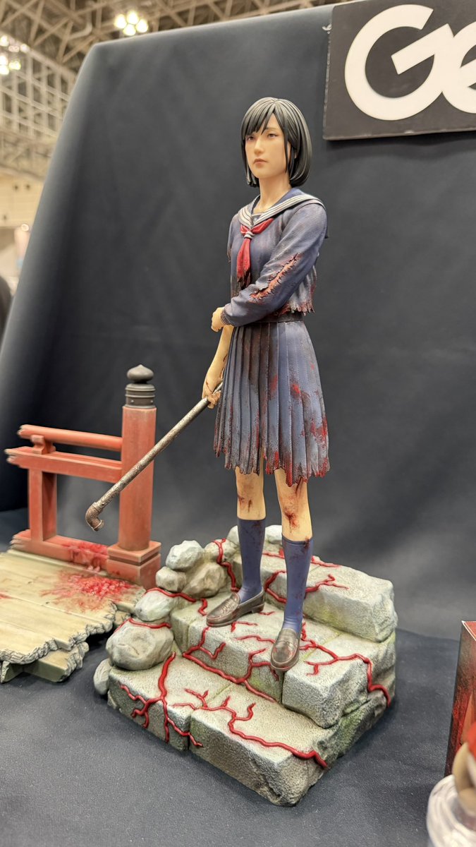 Usagi_Tanaka's tweet photo. Geccoさんワンフェス展示な雛子　
🦊も🐺も背中も台座もすごい

#SILENTHILL f https://t.co/EgjJwZpgSm
