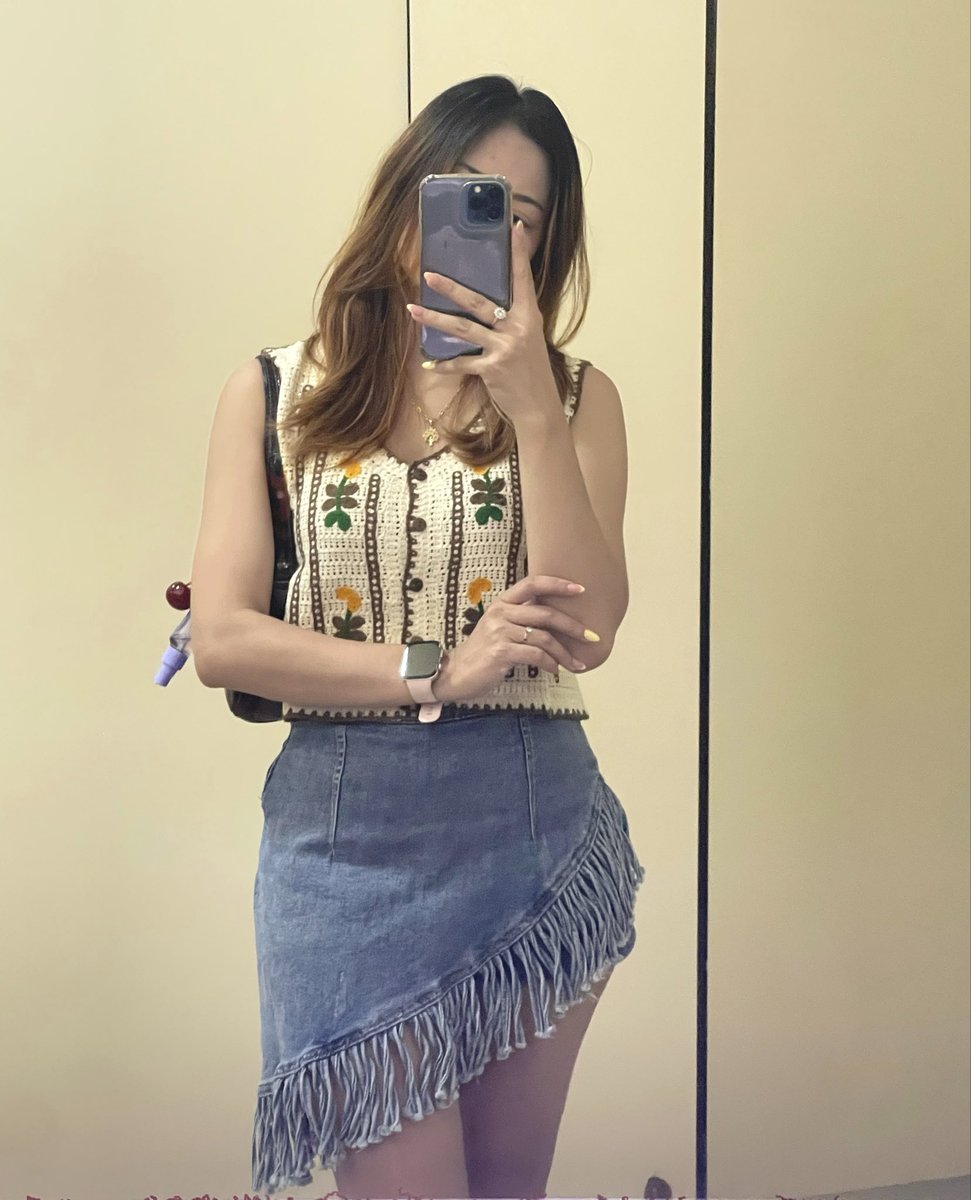 zeahdomider's tweet photo. —Happy Monday ❤️ https://t.co/4moWjf4ISo