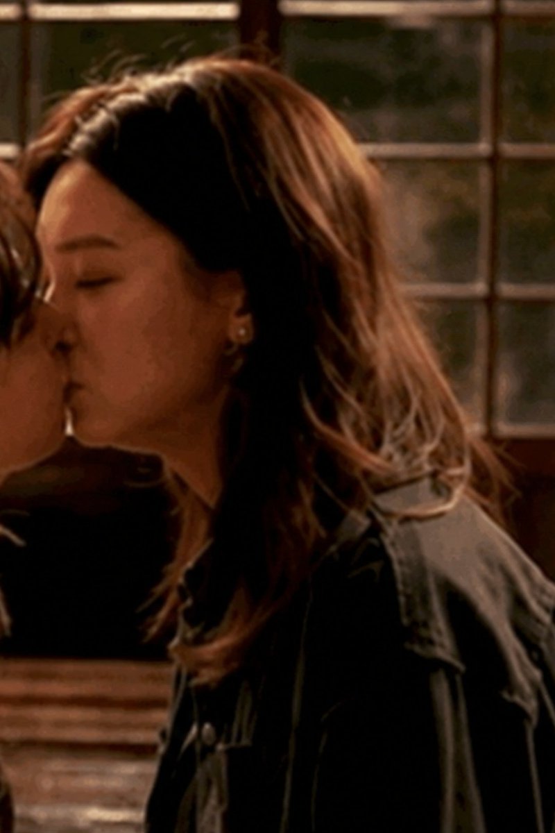 wayytoomanytabs's tweet photo. Omg #soljiwan #nevertheless deleted kiss scene https://t.co/XoHAqXTfqt